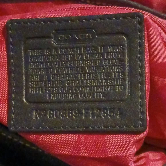 Vintage Coach black leather saddle bag with brass turn-lock clasp and hardware. - Picture 5 of 7